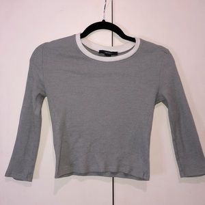 3/4 sleeve cropped light grey shirt Forever 21